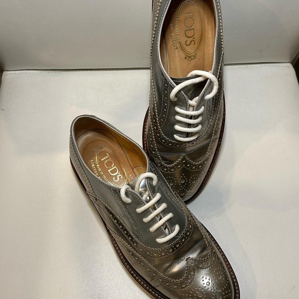 Tod's Women's Metallic Oxford Shoes
